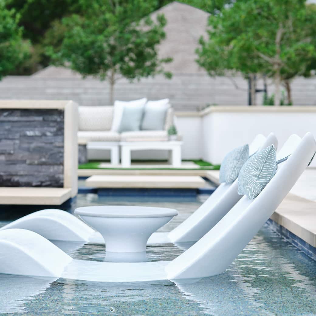 Ledge outlet lounger pillow